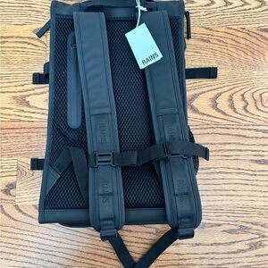 RAINS Trail Mountaineer Bag NWT, Black